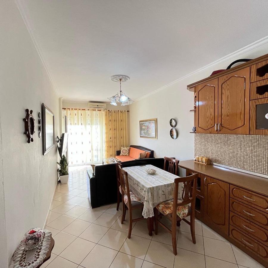 Sea View Apartment Vlorë Buitenkant foto