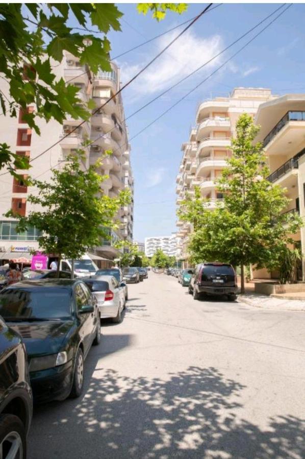 Sea View Apartment Vlorë Buitenkant foto