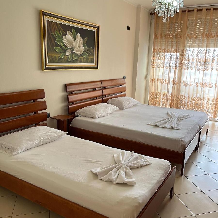 Sea View Apartment Vlorë Buitenkant foto