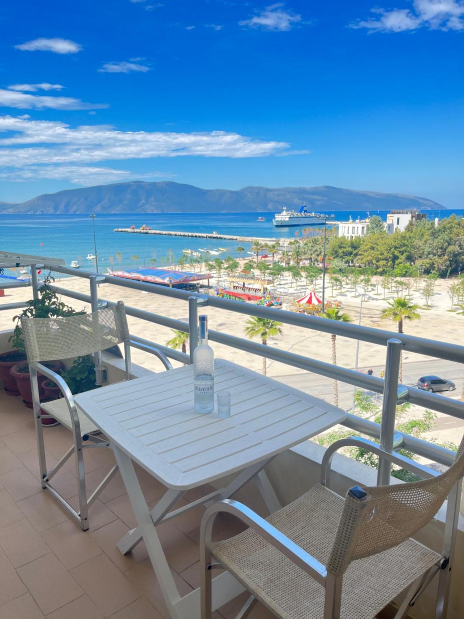 Sea View Apartment Vlorë Buitenkant foto