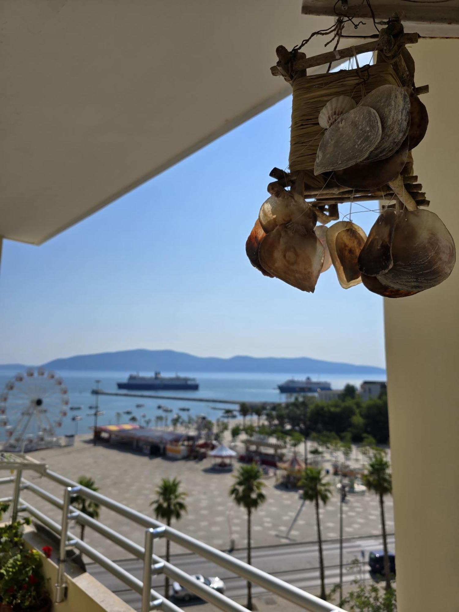 Sea View Apartment Vlorë Buitenkant foto