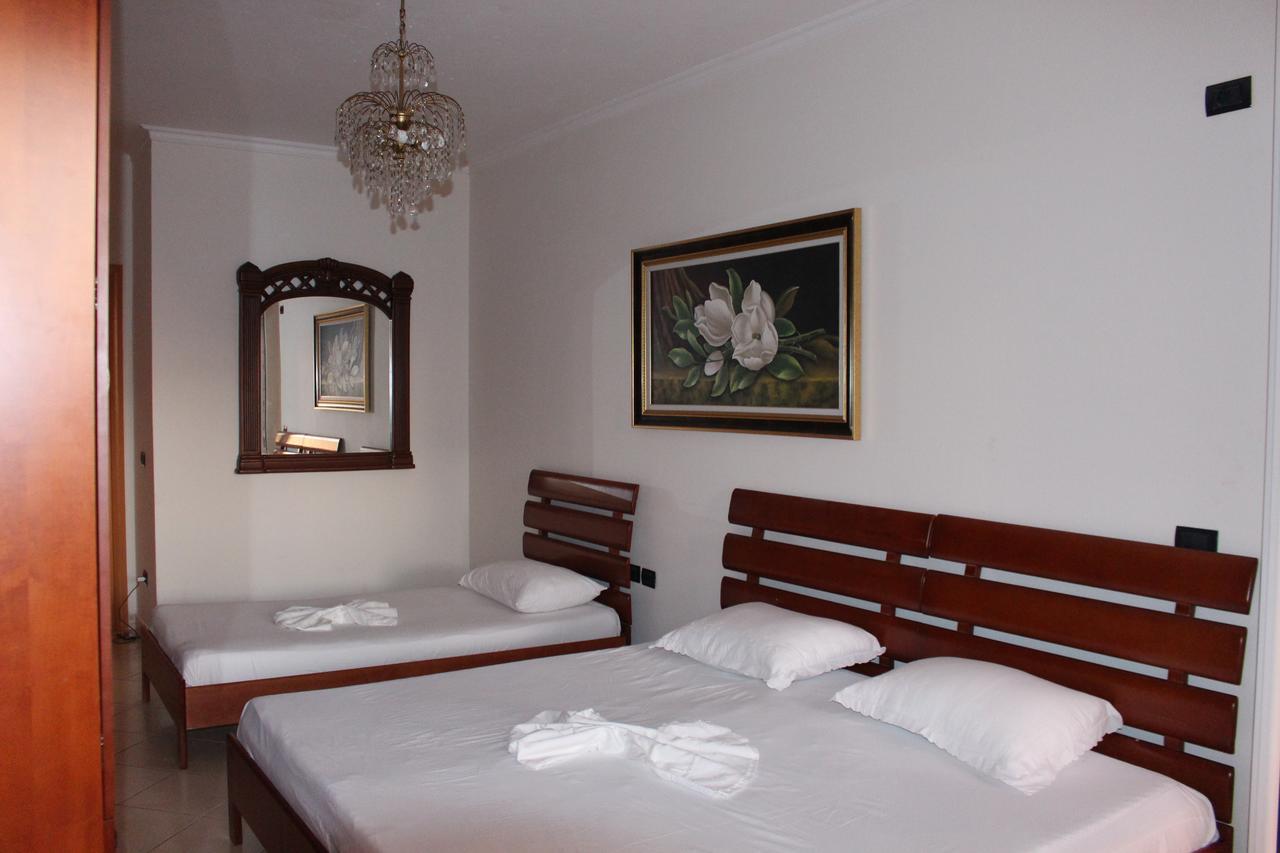 Sea View Apartment Vlorë Buitenkant foto